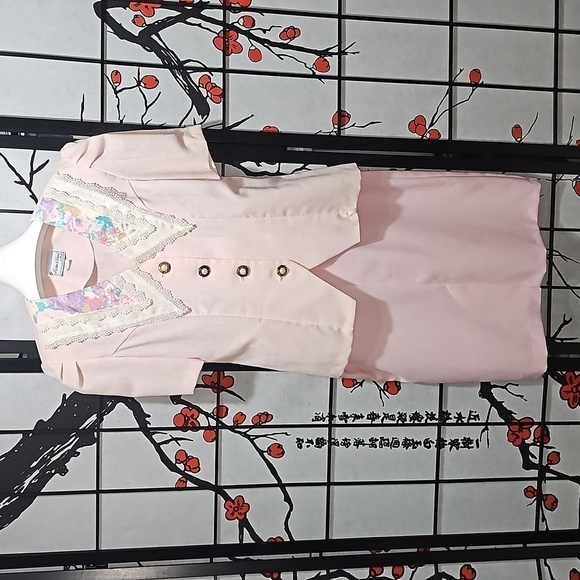Vintage Pink Floral Skirt Suit Elegant Button Blouse 2 Piece Set Size 12